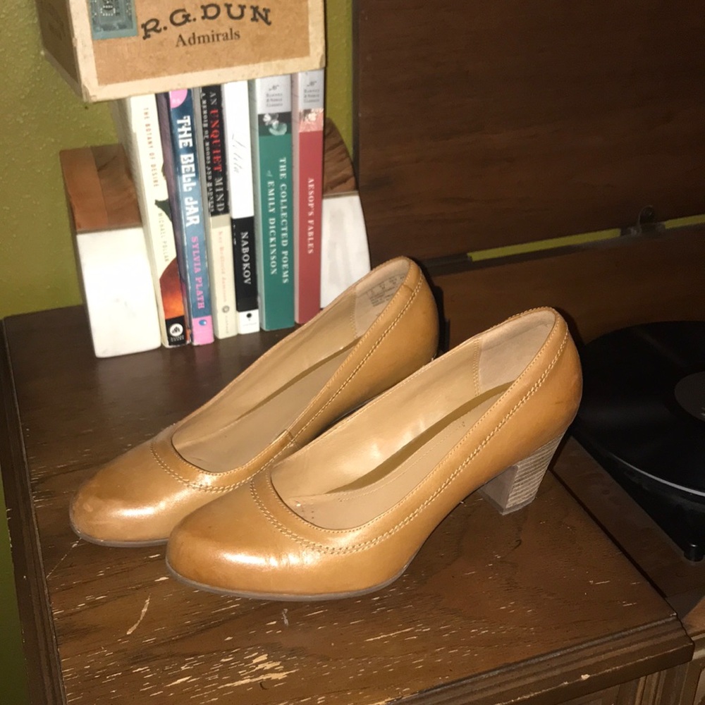 Clarks COZY heels